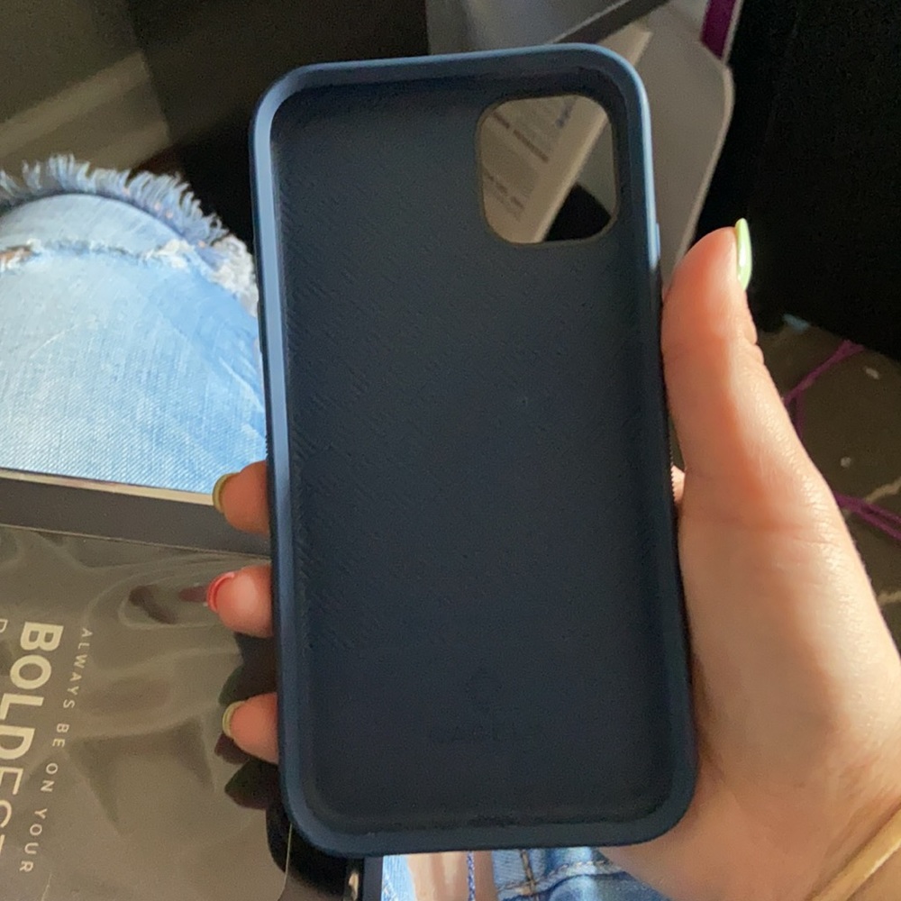 iPhone case - Picture 3 of 3